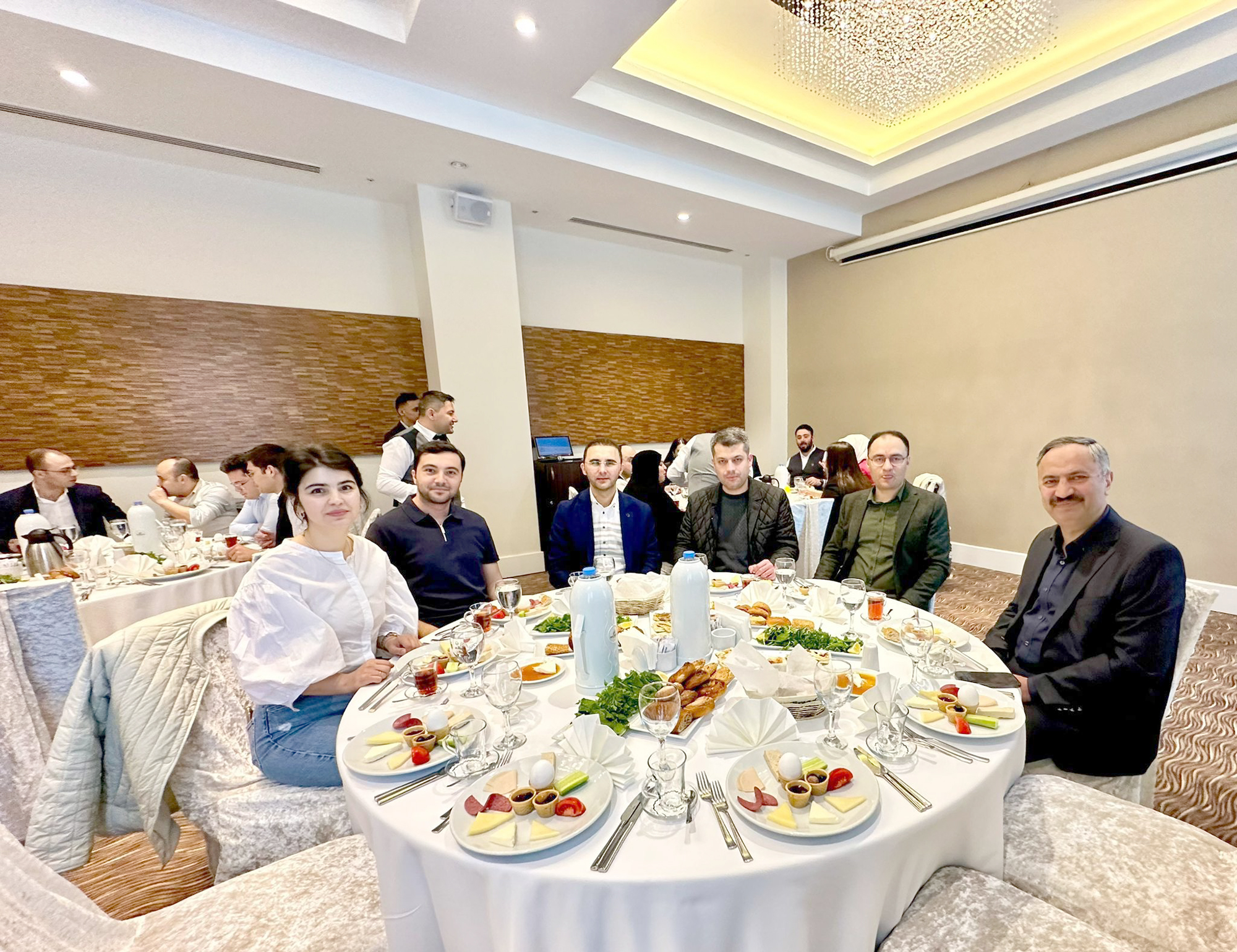   Türkiye’nin değişik yerlerinde görev yapan Afyonkarahisar’lı hakim ve cumhuriyet