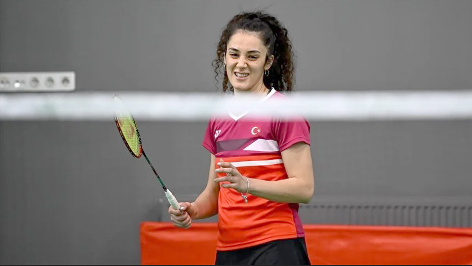 Neslihan Arın, tek kadınlar kategorisinde katıldığı Avrupa Badminton Şampiyonası’nda bronz