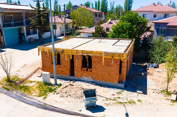 Çobanlar Belediye Başkanı Ali Altuntaş, ilçedeki Işık ve Zafer mahallelerinde