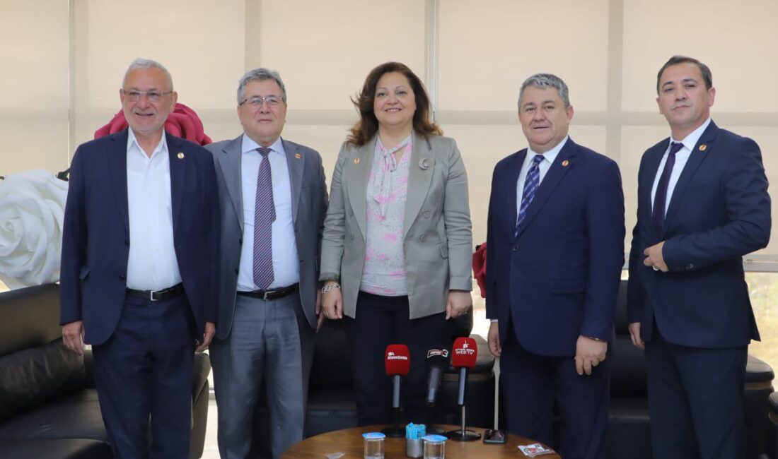 Afyonkarahisar Gazeteciler Cemiyeti yönetimini ağırlayan Belediye Başkanı Burcu Köksal, “Bundan
