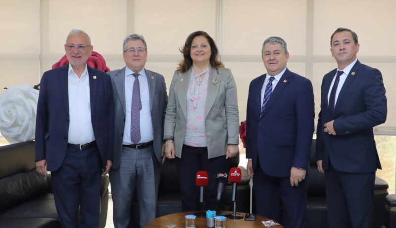 Afyonkarahisar Gazeteciler Cemiyeti yönetimini ağırlayan Belediye Başkanı Burcu Köksal, “Bundan
