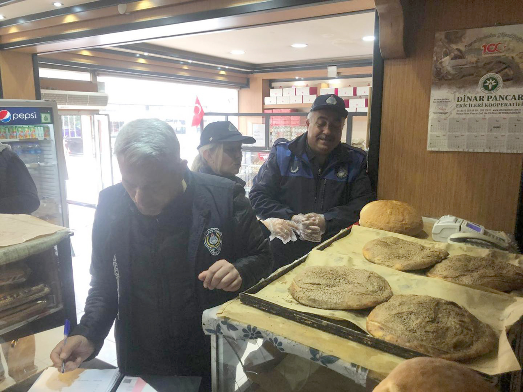 Dinar Belediyesi Zabıta Müdürlüğü ekipleri ilçede faaliyet gösteren fırınlar ile