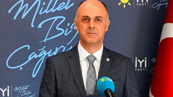 İYİ Parti Milletvekili Ümit Özlale, partisinden istifa ettiğini duyurdu: Özlale,