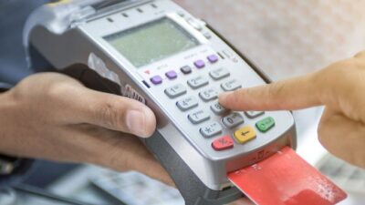 Vergi müfettişleri, kredi kartı ödemesi kabul etmeyip, IBAN’a havale isteyen