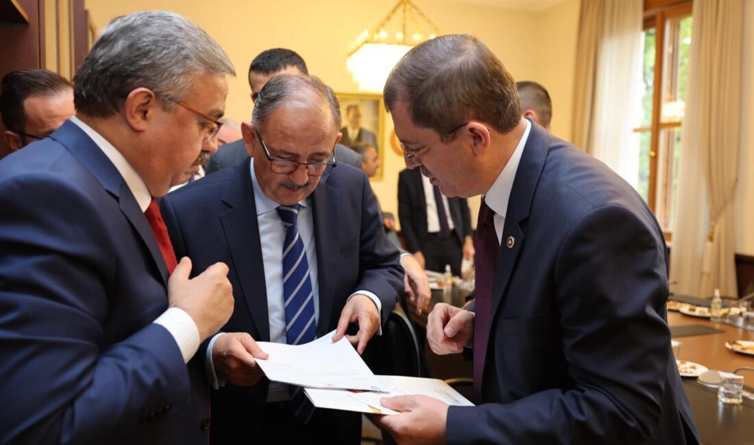 AK Parti Afyonkarahisar Milletvekili İbrahim Yurdunuseven, Afyonkarahisar’daki belediyelerin ihtiyaç ve