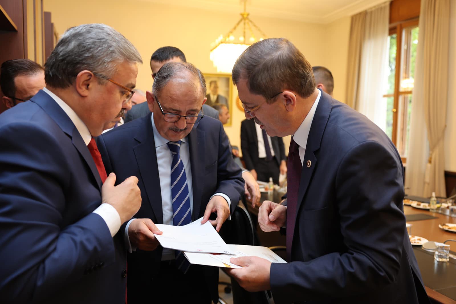 AK Parti Afyonkarahisar Milletvekili İbrahim Yurdunuseven, Afyonkarahisar’daki belediyelerin ihtiyaç ve