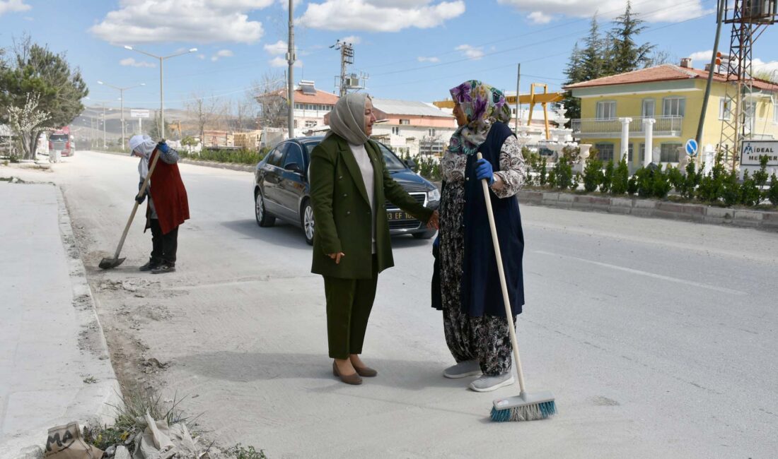 İscehisar Belediyesi ekiplerince ilçe genelinde temizlik ve çevre düzenleme çalışması