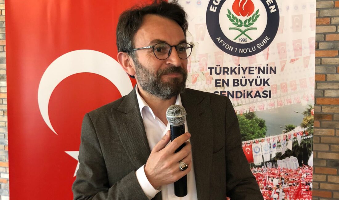 Eğitim Bir-Sen Afyonkarahisar 1 nolu Şube divan toplantısında konuşan Eğitim