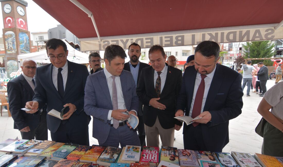   Sandıklı Kaymakamlığı himayesinde yürütülen “Bir Oku-San…” projesi kapsamında, İlçe