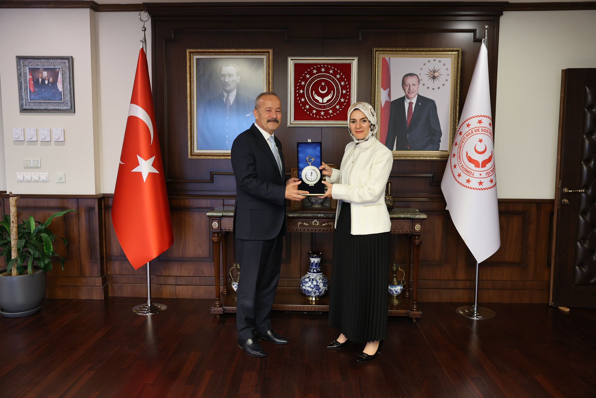 Milliyetçi Hareket Partisi Afyonkarahisar Milletvekili Mehmet Taytak Aile ve Sosyal