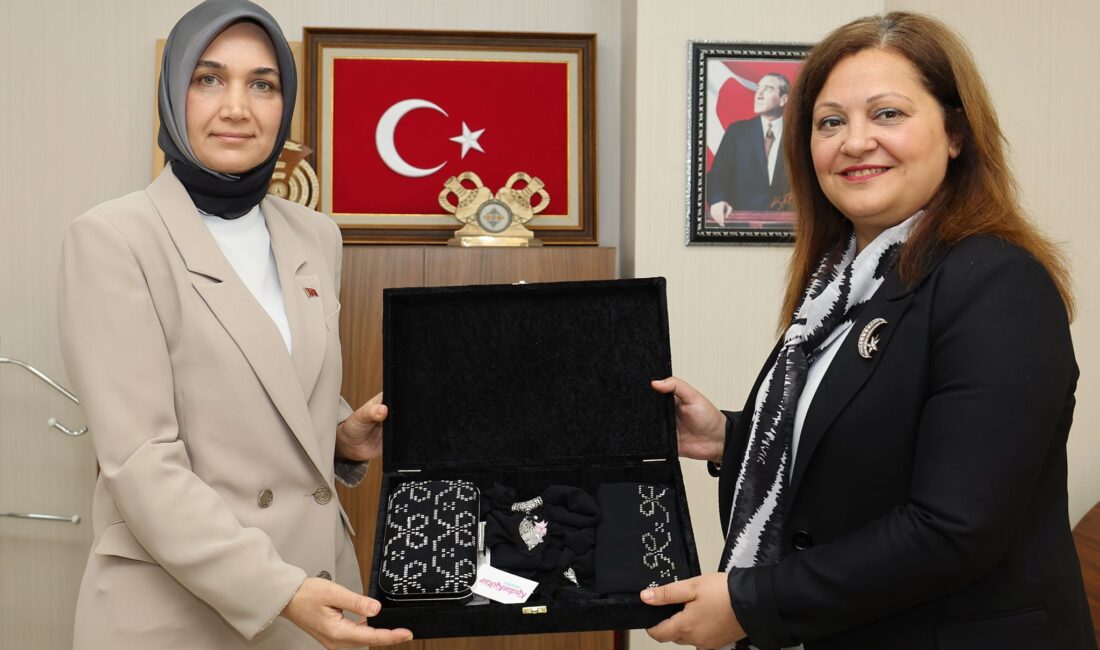 Vali Doç. Dr. Kübra Güran Yiğitbaşı, Afyonkarahisar Belediye Başkanı Burcu