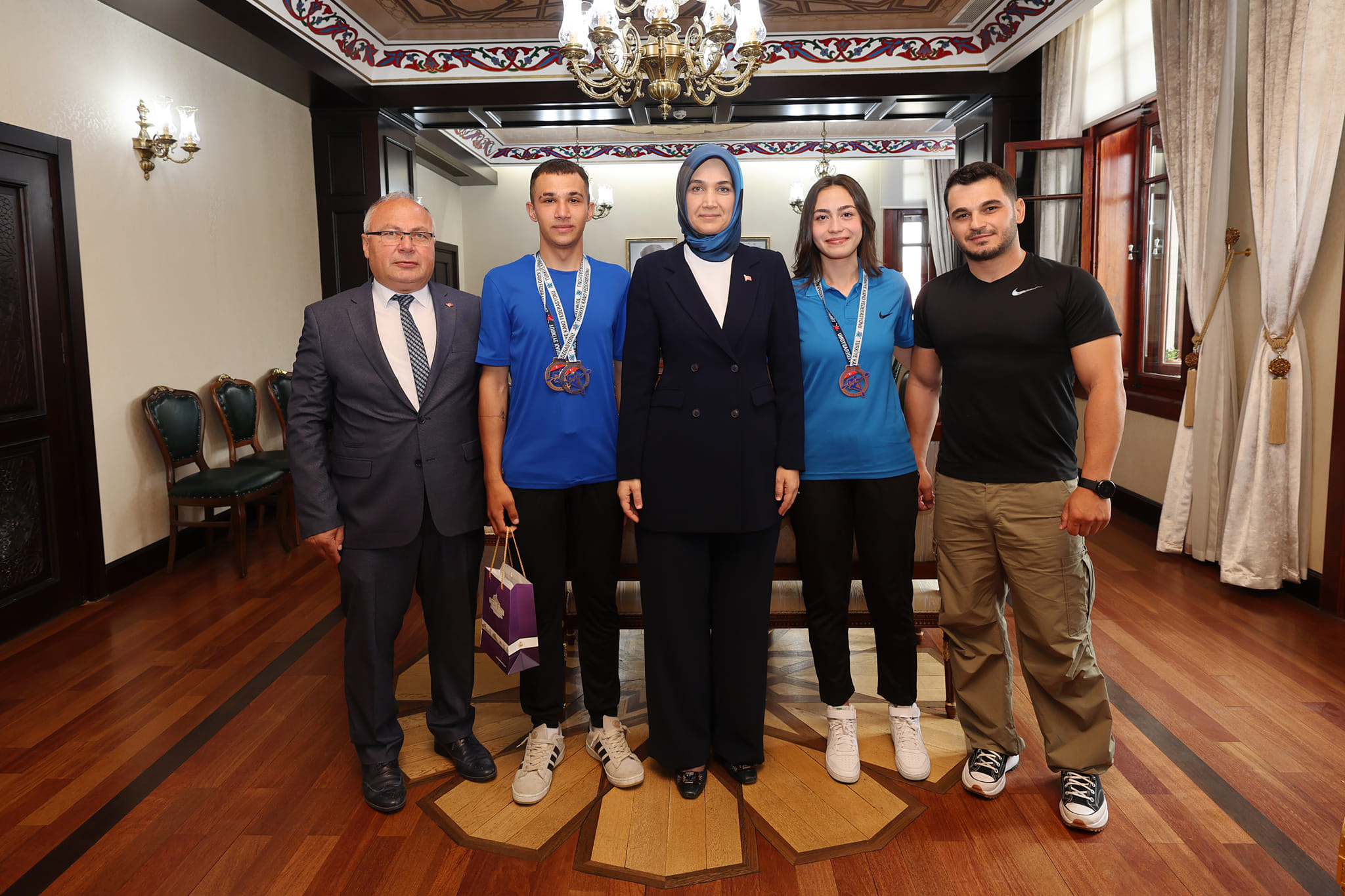 Vali Doç. Dr. Kübra Güran Yiğitbaşı, Gençlik ve Spor İl