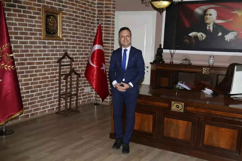 CHP’den AK Parti’ye geçen Gelibolu Belediyesi yeni başkanı Ali Kamil