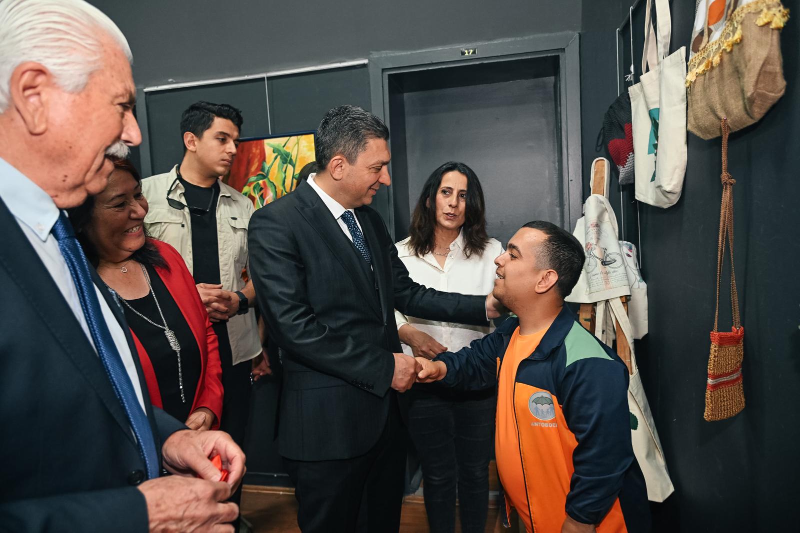 Antalya Valisi Hulusi Şahin, 2 Nisan Dünya Otizm Farkındalık Günü