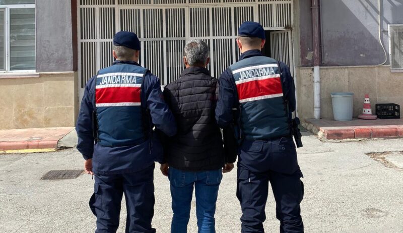 Afyonkarahisar’da jandarma ekipleri, 4 yıl kesinleşmiş hapis cezası bulunan İ.Ç.