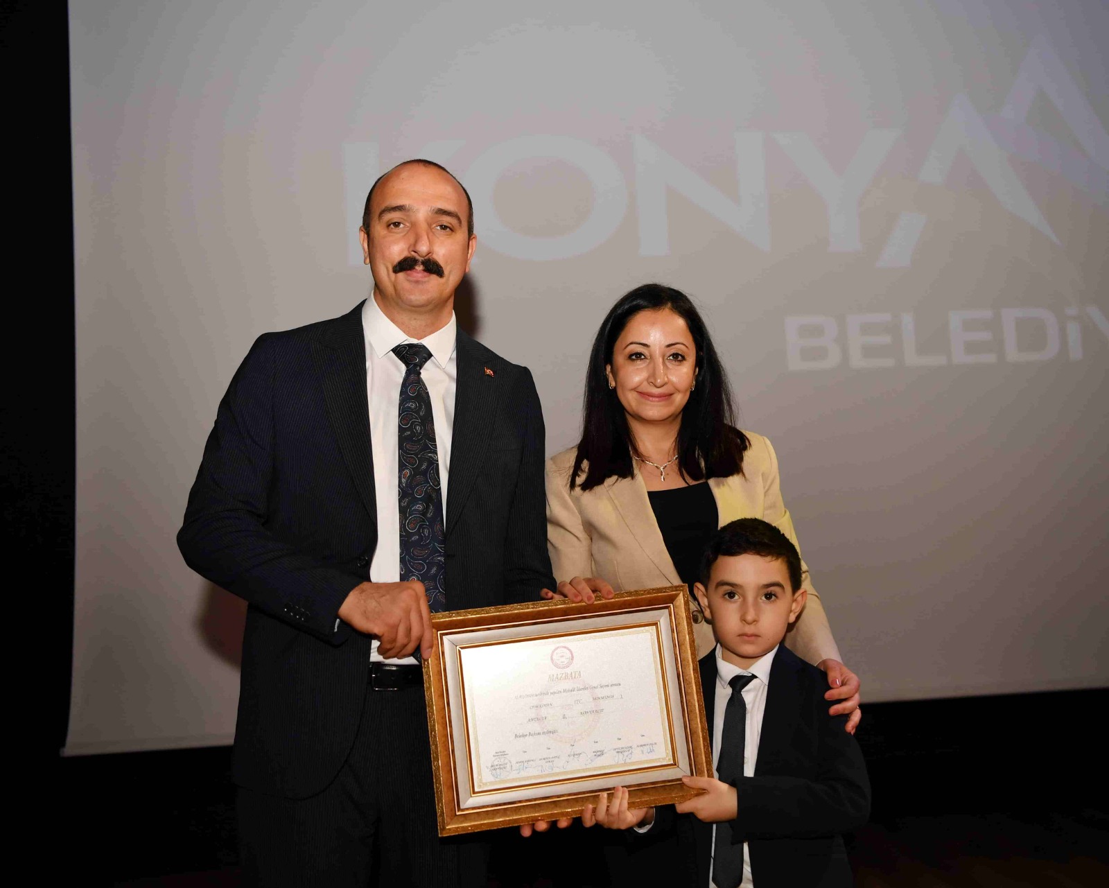 Konyaaltı Belediye Başkanı olarak seçilen Cem Kotan ve Konyaaltı Belediyesi