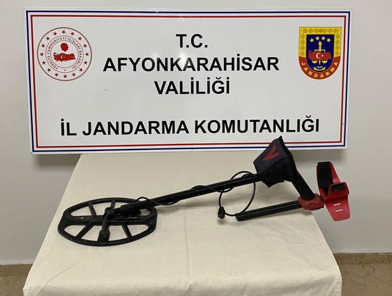 Emirdağ ilçesine bağlı Gelincik köyünde jandarma ekipleri kaçak kazı yapan
