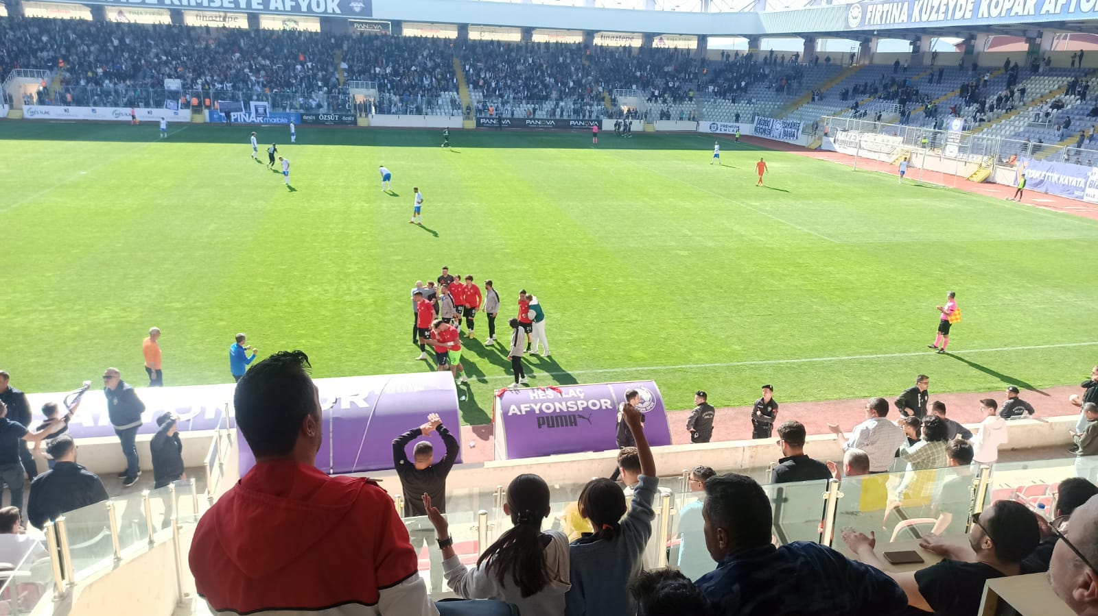 Afyonspor 3 Ankara Demirspor 0 Son haftalarda başarısız sonuçlarla taraftarlarını
