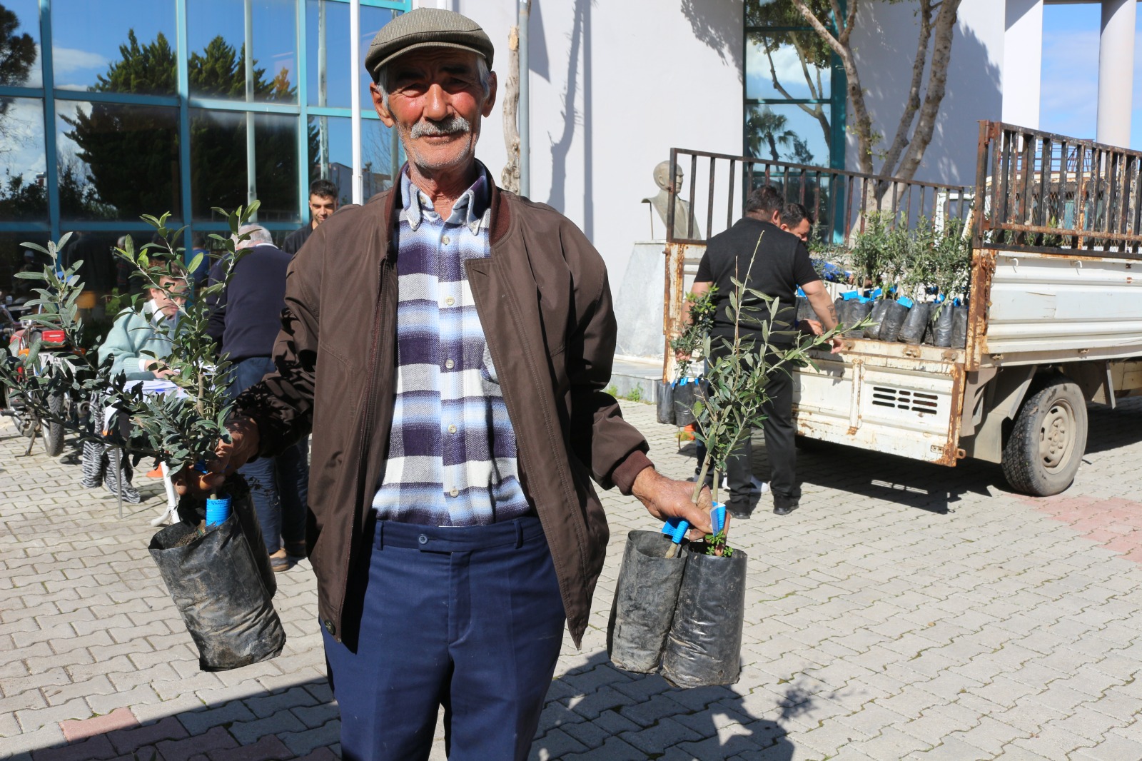 Fide, fidan ve tohum destekleriyle çiftçinin her konuda yanında olan