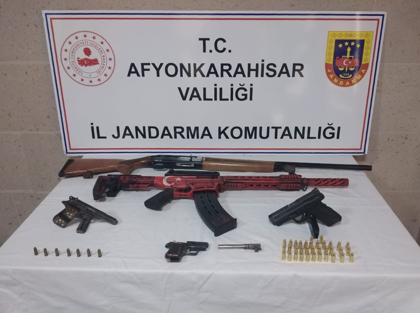 Afyonkarahisar İl Jandarma Komutanlığınca, V.A. ve T.K. isimli şahısların İhsaniye