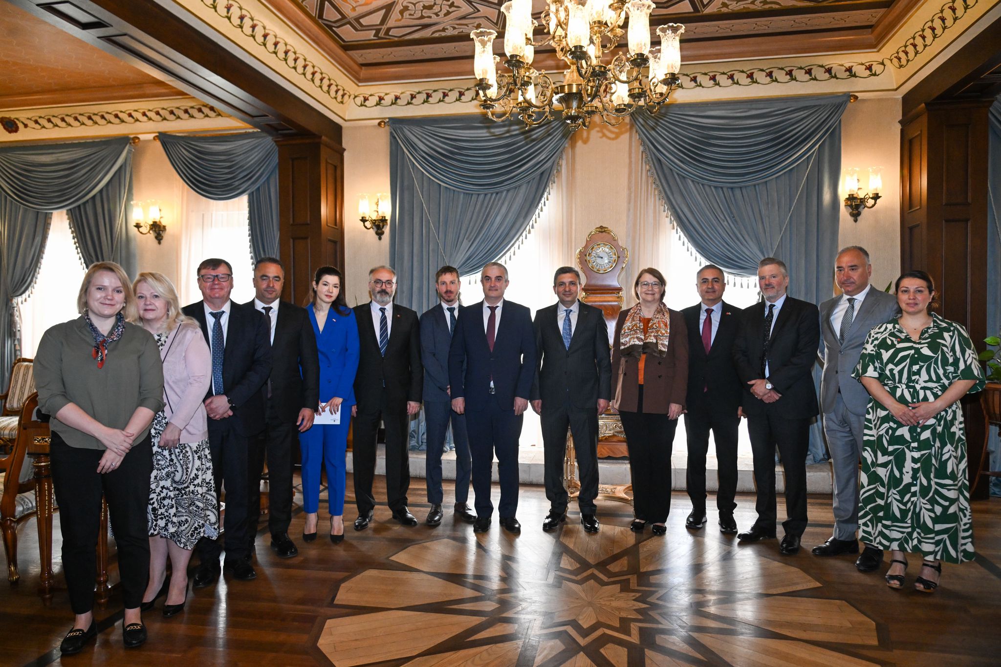 Antalya Valisi Hulusi Şahin, Finlandiya Büyükelçisi Pirkko Mirjami Hamalainen, Danimarka