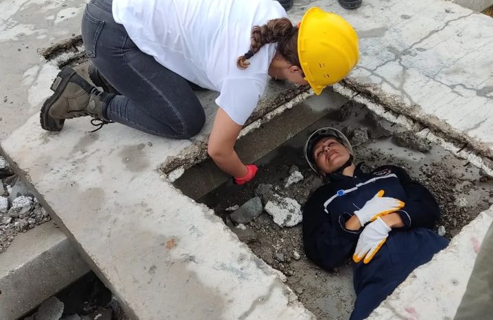   Antalya’da Muratpaşa Belediyesi’nin kısa adı MAG olan afet gönüllüsü