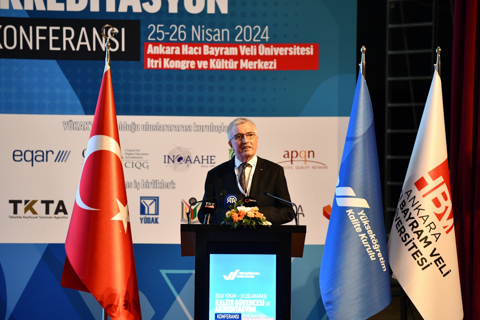   YÖKAK Kurumsal Akreditasyon Belgesi almaya hak kazanan ilk 6