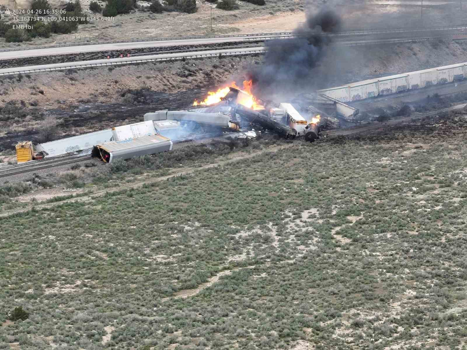 ABD’nin Arizona eyaletinde benzin ve propan taşıyan bir yük treni