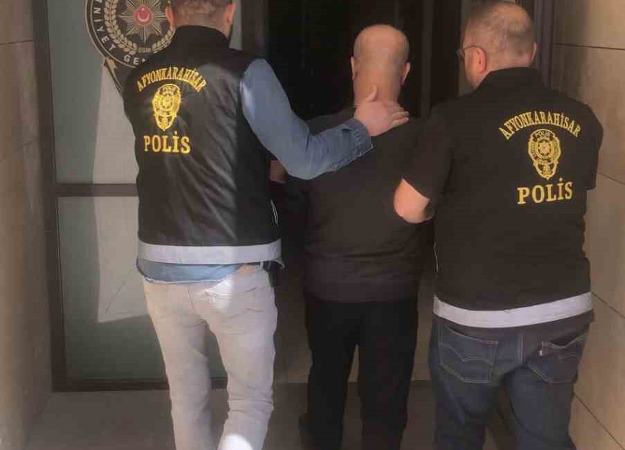 Afyonkarahisar’da görülen bir dava sonrası adliye çıkışında yaşanan kavgada 3