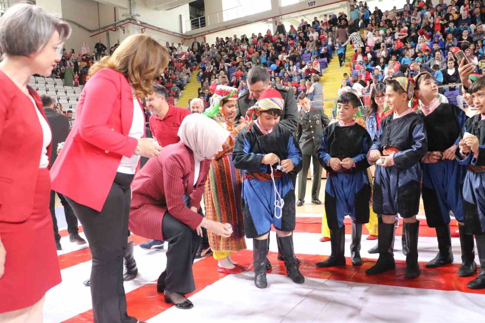 23 Nisan Ulusal Egemenlik ve Çocuk Bayramı Afyonkarahisar’da gerçekleştirilen törenler