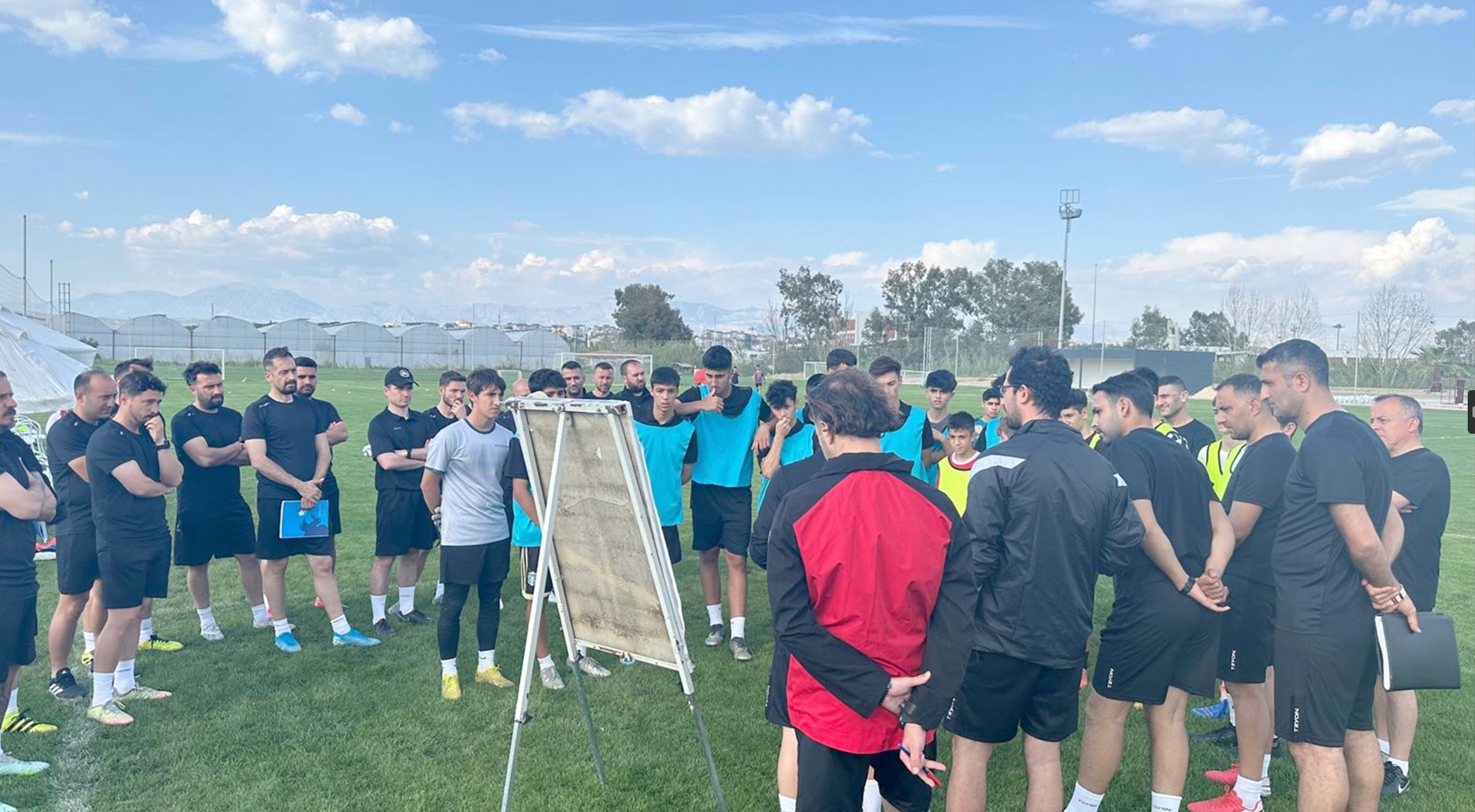 Türkiye Futbol Federasyonu Futbol Gelişim Direktörlüğü tarafından düzenlenen antrenör eğitim