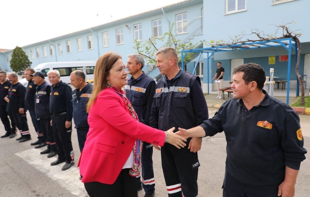 Afyonkarahisar Belediye Başkanı Burcu Köksal, gece gündüz demeden vatandaşların rahatı