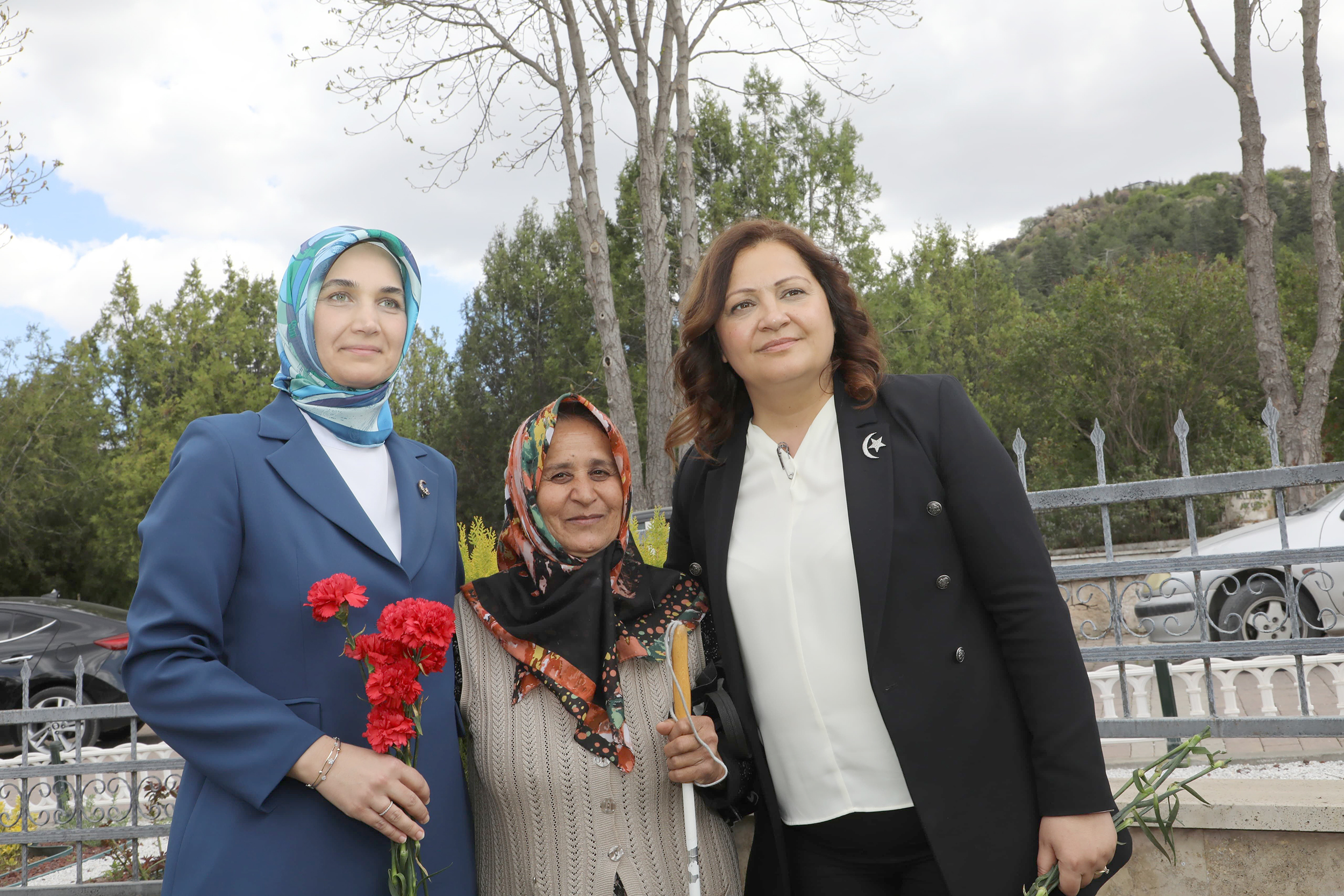 Afyonkarahisar Valiliği ve Afyonkarahisar Belediyesi iş birliğinde düzenlenen bayramlaşma töreninde