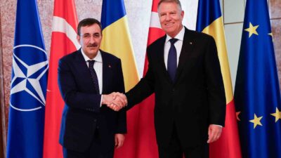 Cumhurbaşkanı Yardımcısı Cevdet Yılmaz, çeşitli temaslarda bulunmak üzere geldiği Romanya’da