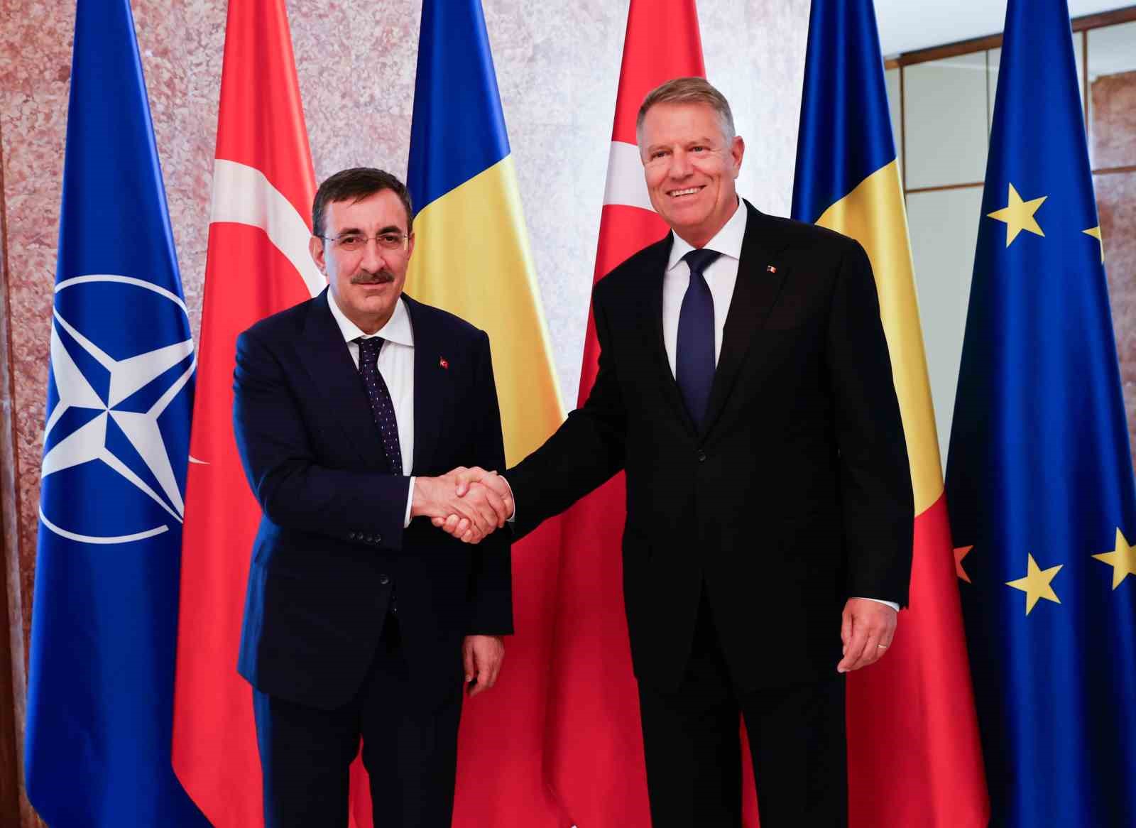 Cumhurbaşkanı Yardımcısı Cevdet Yılmaz, çeşitli temaslarda bulunmak üzere geldiği Romanya’da