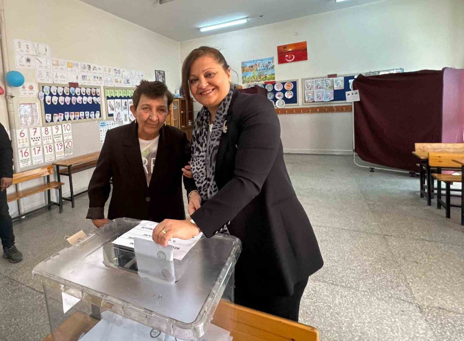 Afyonkarahisar’da dün gerçekleştirilen seçimlerde Cumhuriyet Halk Partisi’nden (CHP) Belediye Başkanı