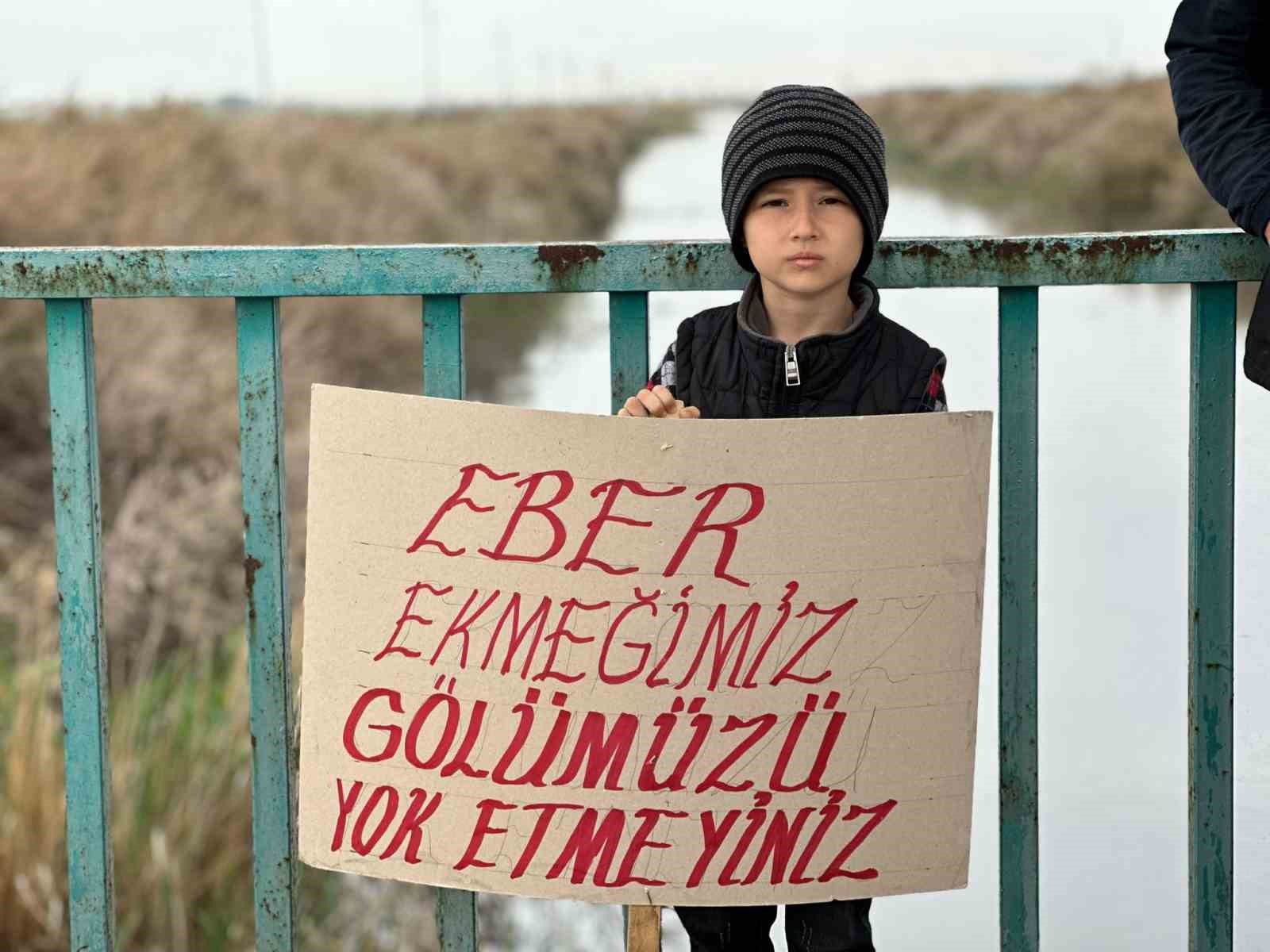 Türkiye’nin en büyük göllerinden birisi olan Eber Gölü’nü besleyen su