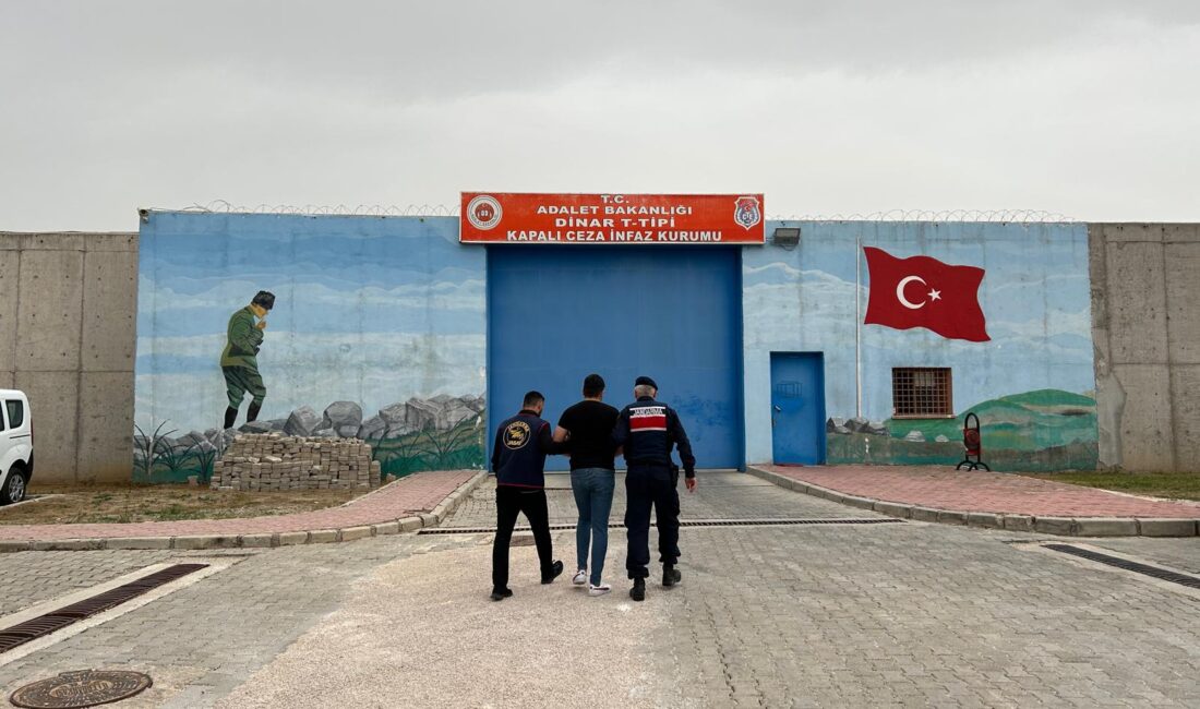 Silahlı tehditten aranan firari yakalandı Afyonkarahisar İl Jandarma Komutanlığı tarafından, aranan şahısların yakalanması amacıyla yapılan