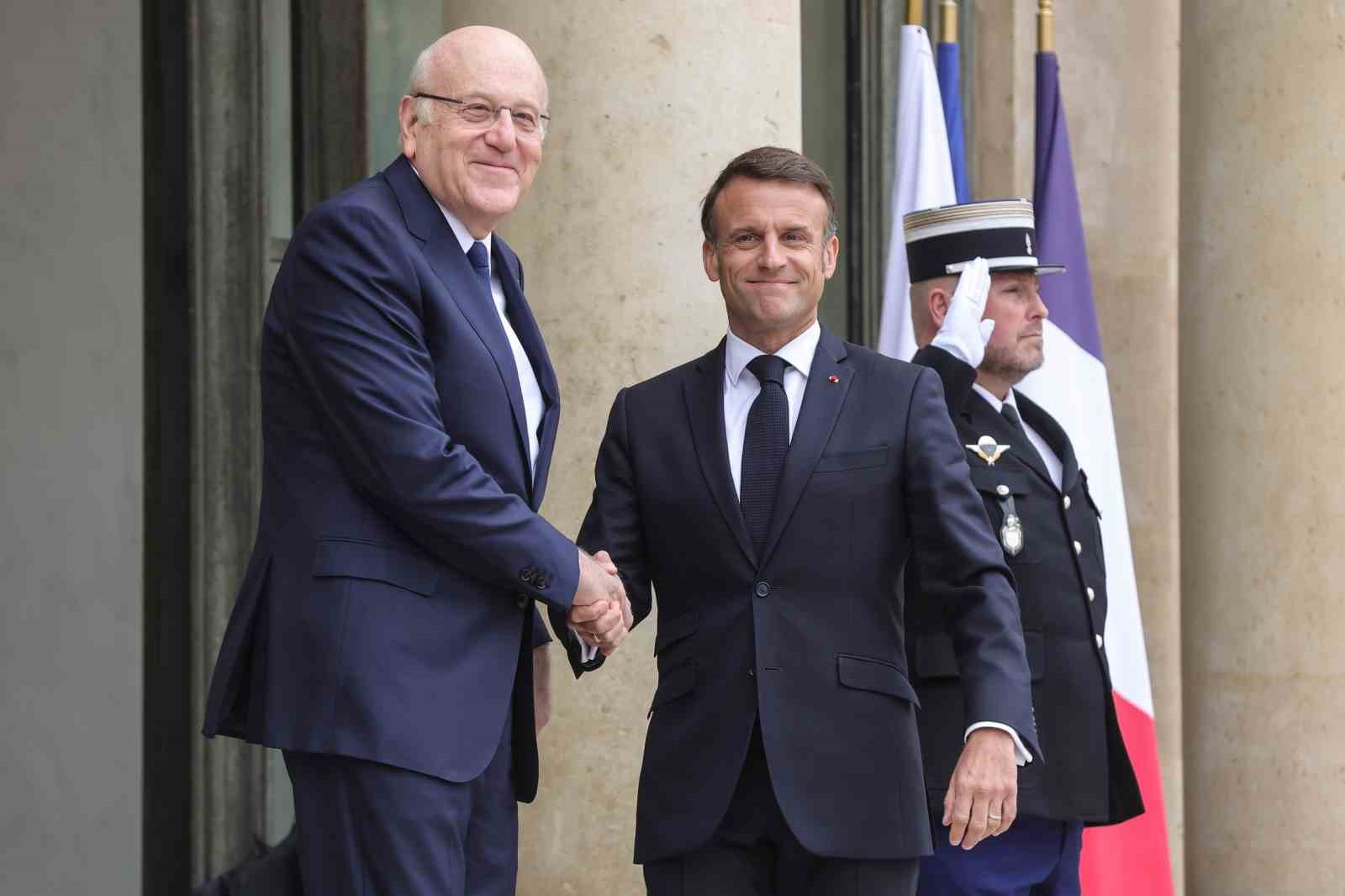 Fransa Cumhurbaşkanı Macron, başkent Paris’te Lübnan Başbakanı Necip Mikati ve