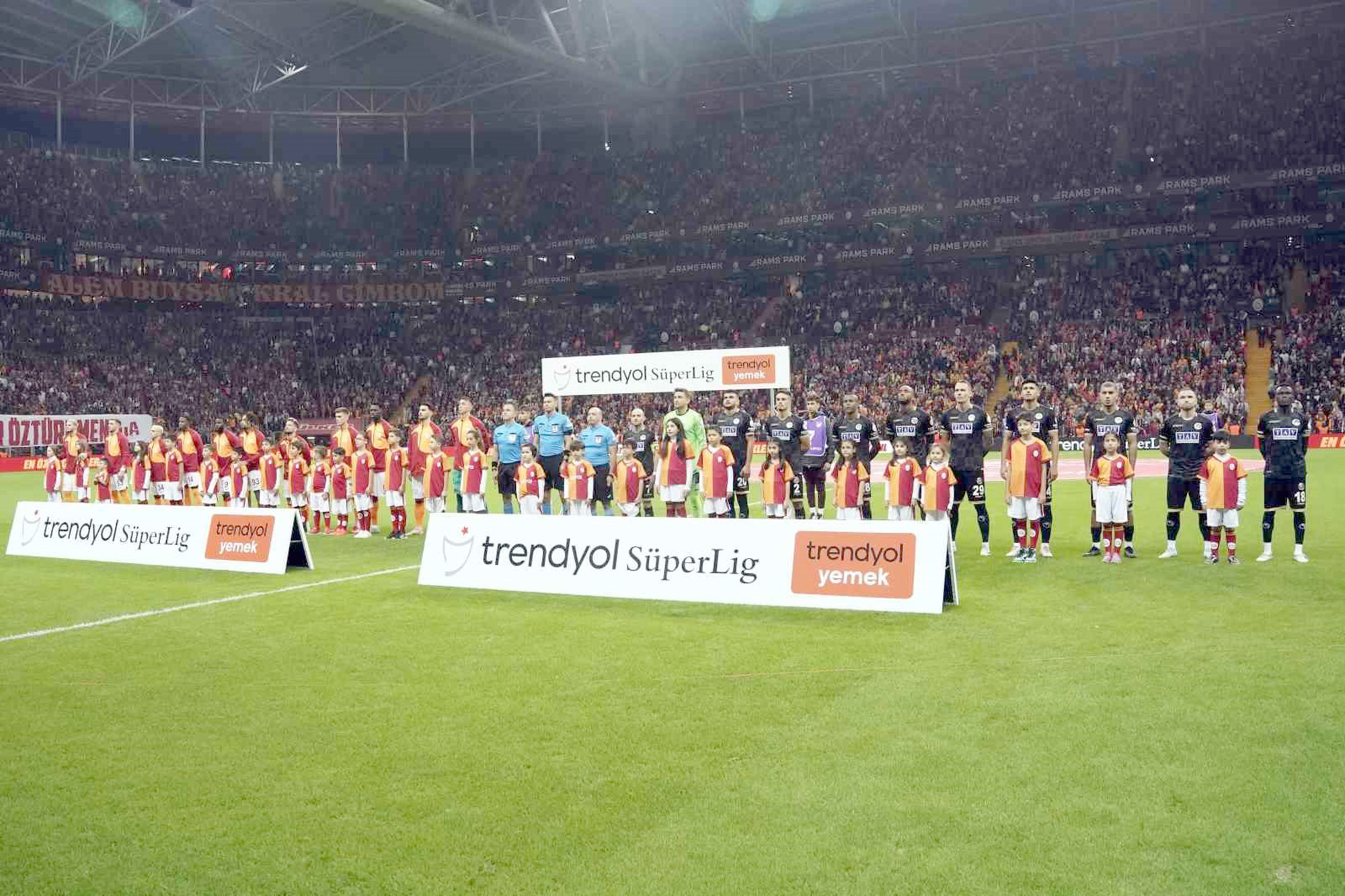 Galatasaray Kulübü Genel Sekreteri Eray Yazgan, ‘karaborsa bilet satışı üzerinden
