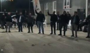 Afyonkarahisar merkeze bağlı Gebeceler Beldesi’nde seçim öncesi yaklaşık 15 kişinin