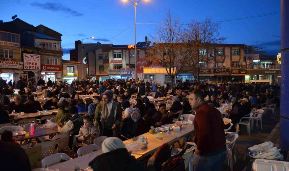 Afyonkarahisar’ın Şuhut ilçesinde imece usulü ile yapılan 3 bin kişilik