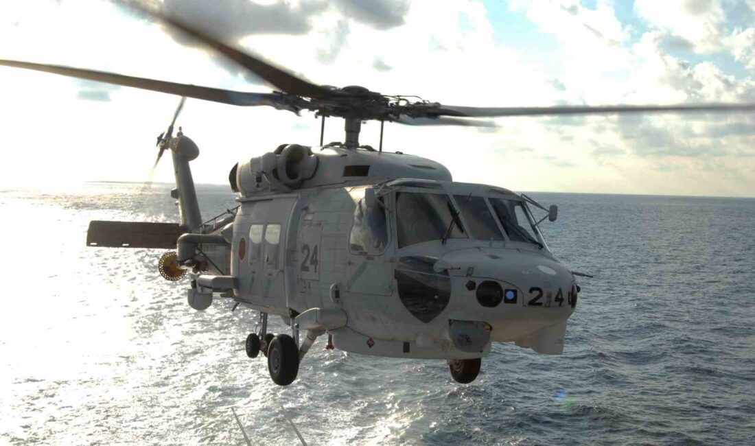 Japonya Öz Savunma Kuvvetleri’ne ait 2 askeri helikopterin Pasifik Okyanusu’ndaki