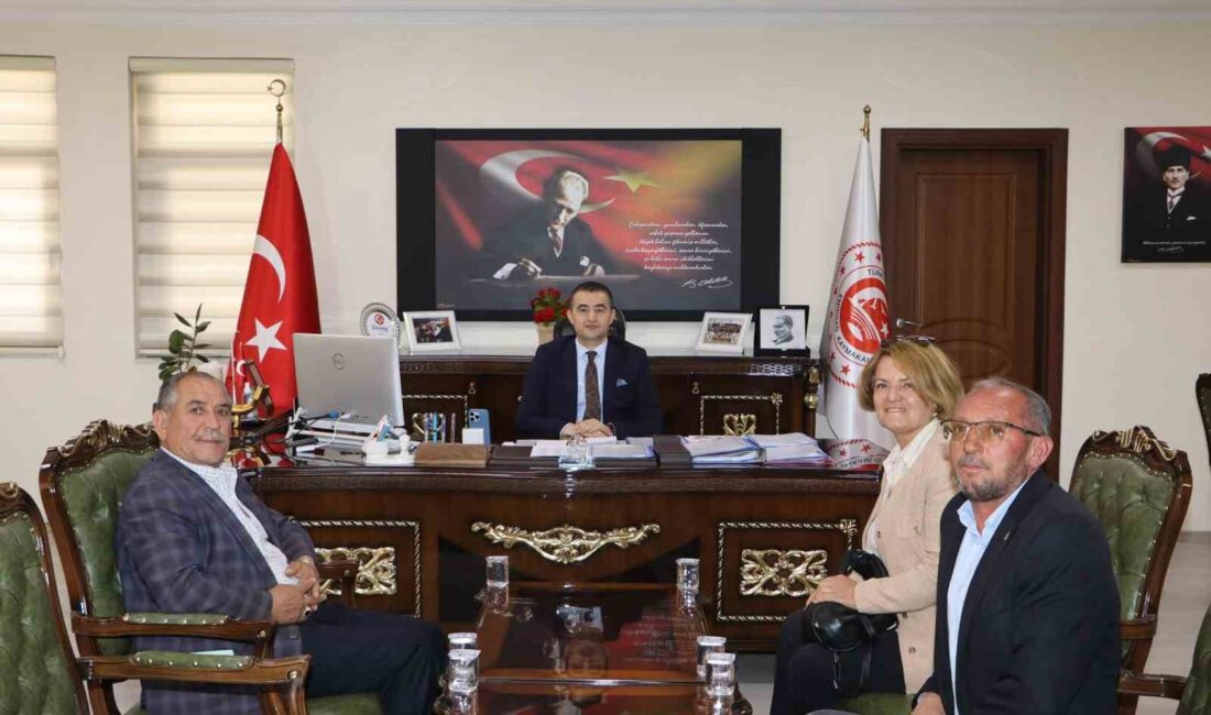 AFYONKARAHİSAR EMİRDAĞ KAYMAKAMI OSMAN BİLİCİ, SEÇİMLERİN ARDINDAN YENİ SEÇİLEN MUHTARLARLA