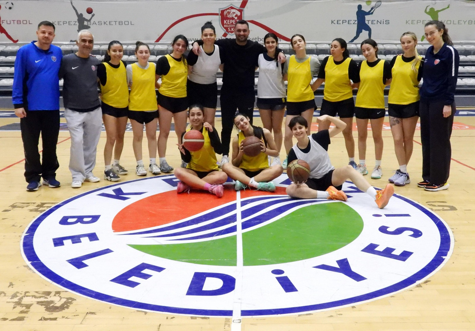 Antalya Şampiyonu Kepez’in kadın basketbolcuları, katıldıkları Anadolu Şampiyonası’nda Çaykur Rizespor’a