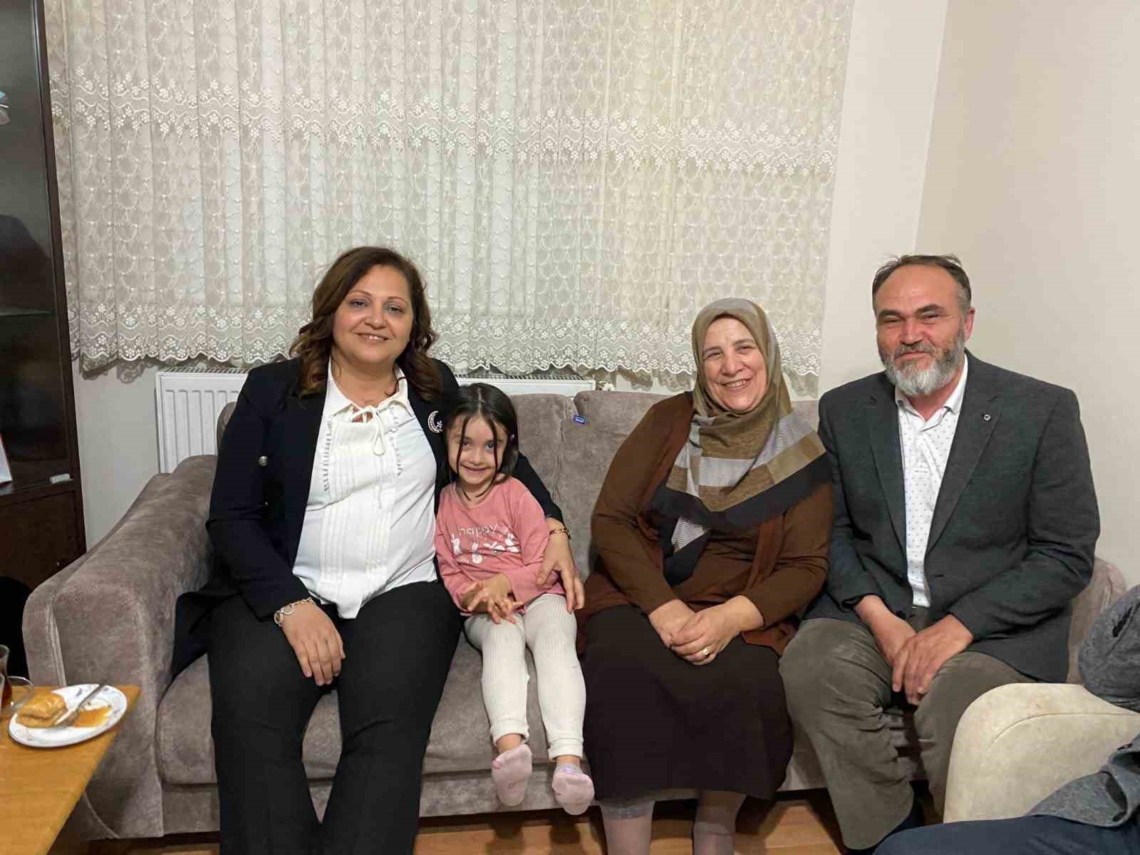 Afyonkarahisar Belediye Başkanı Burcu Köksal, mazbatasını aldıktan sonra ilk mesai