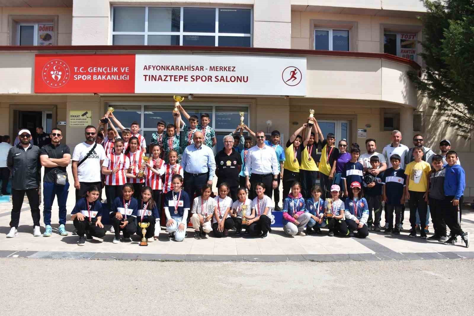 Afyonkarahisar’da okul sporları kapsamında Bocce, Petank ve Volo basamak müsabakaları