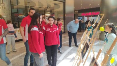 Afyonkarahisar Kocatepe İlkokulu 3-E sınıfı öğrencilerinden oluşan MiniKadraj Fotoğraf Grubu’nun