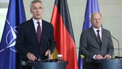 NATO Genel Sekreteri Jens Stoltenberg, Almanya Başbakanı Olaf Scholz ile