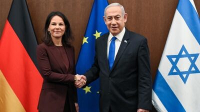 İsrail Başbakanı Binyamin Netanyahu, İngiltere Dışişleri Bakanı David Cameron ve